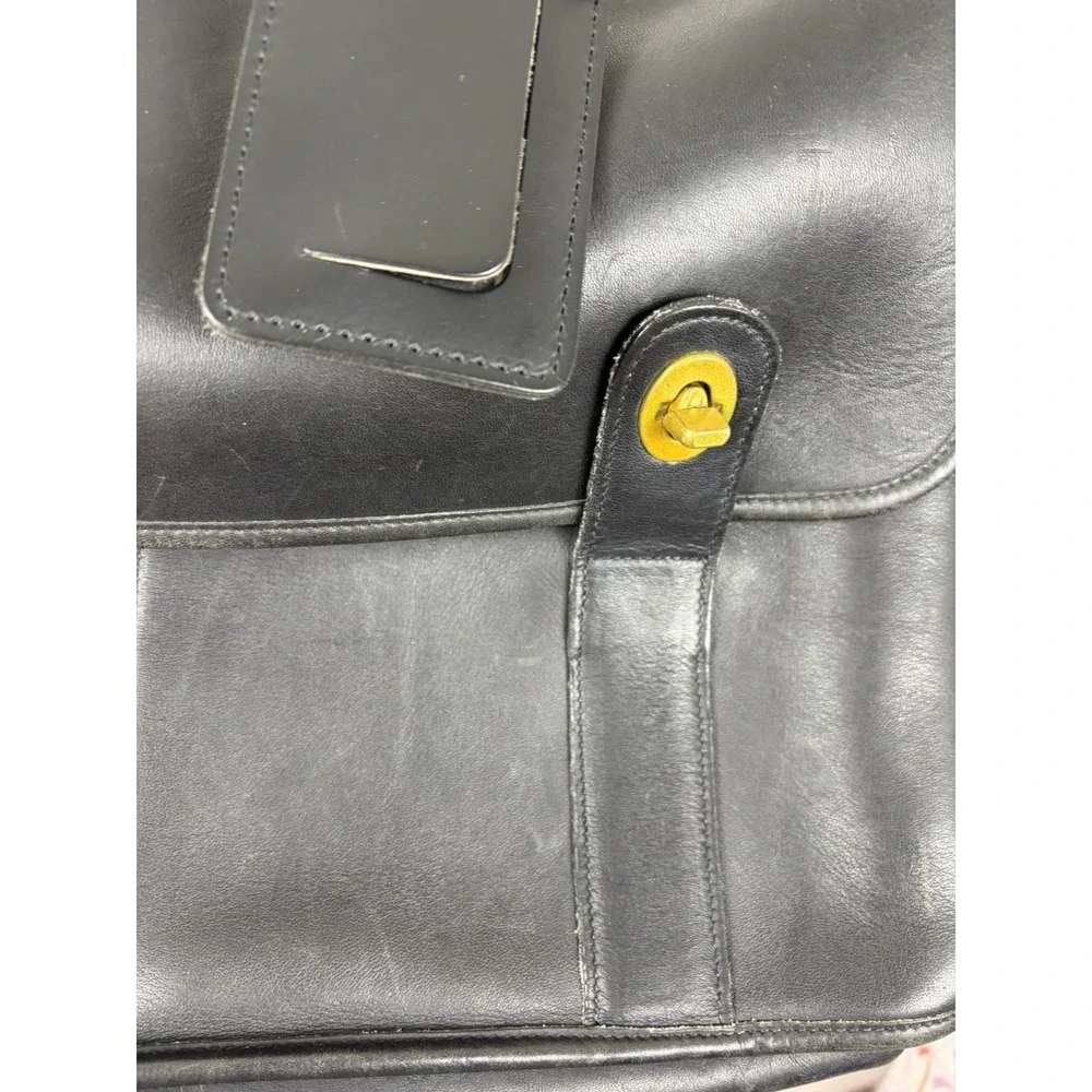 Vintage Laura Black Leather Messenger Bag USA British Brass Double Turnlock